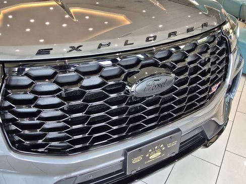 New 2026 Ford Explorer ST w/ Sun And Sound Package image 8