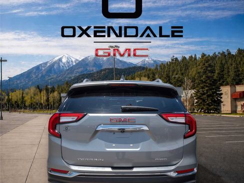 Used 2024 GMC Terrain SLT AWD/4WD image 6