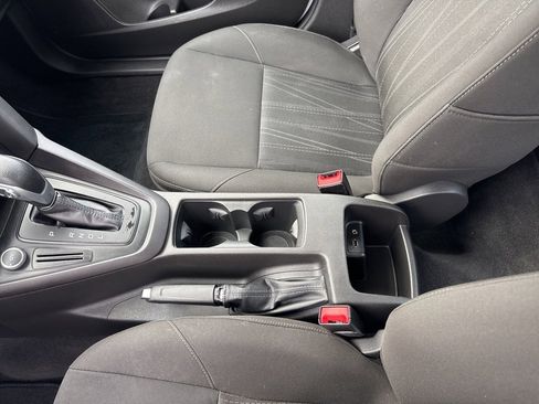 Used 2015 Ford Focus S image 36