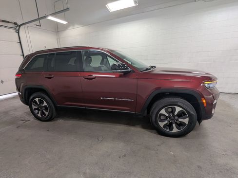 Used 2022 Jeep Grand Cherokee Limited 4xe AWD/4WD image 3