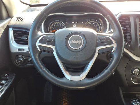 Used 2015 Jeep Cherokee Trailhawk w/ Leather Interior Group image 5