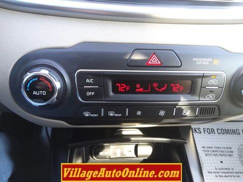 Used 2019 Kia Sorento LX image 24