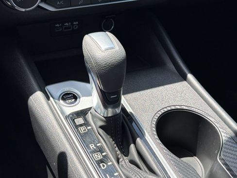 Used 2025 Nissan Altima 2.5 SV FWD image 17