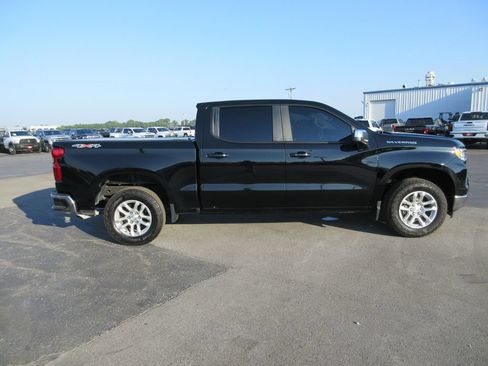 Certified 2022 Chevrolet Silverado 1500 LT AWD/4WD image 4
