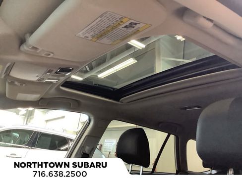 Used 2017 Subaru Outback 2.5i Limited AWD/4WD image 12