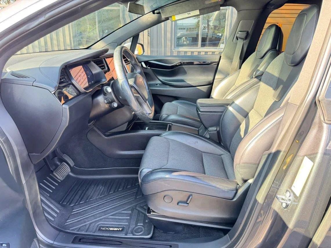 Used 2018 Tesla Model X 75D AWD/4WD image 12
