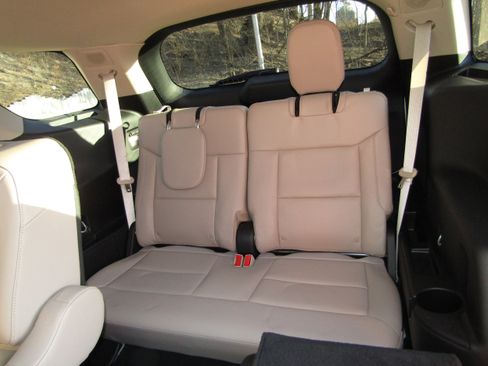 Used 2024 Ford Explorer Limited w/ Limited Technology Package image 21