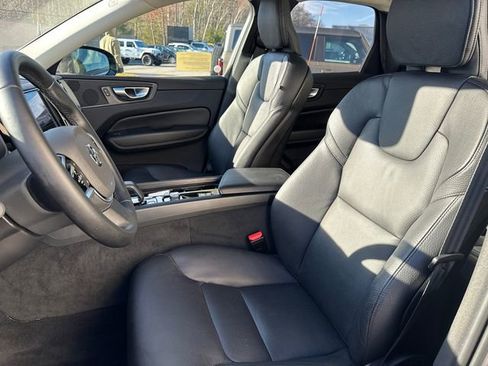 Used 2025 Volvo XC60 B5 Plus image 34