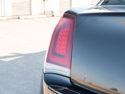 Used 2018 Chrysler 300 S w/ 300S Premium Group RWD image 44