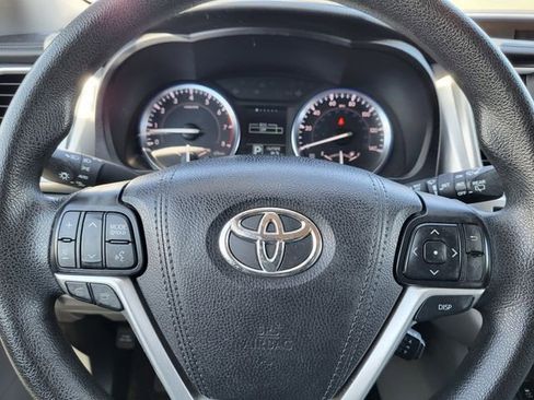 Used 2016 Toyota Highlander LE AWD/4WD image 15