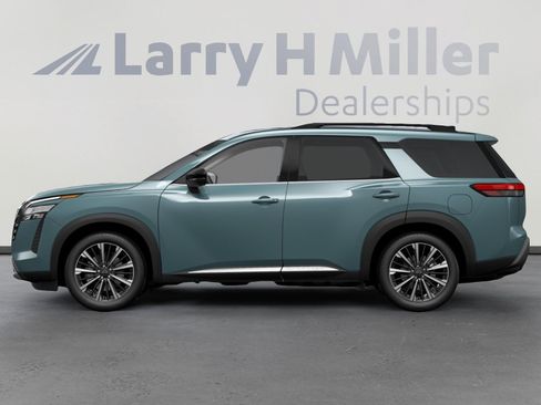 New 2026 Nissan Pathfinder Platinum w/ Cargo Package FWD image 8