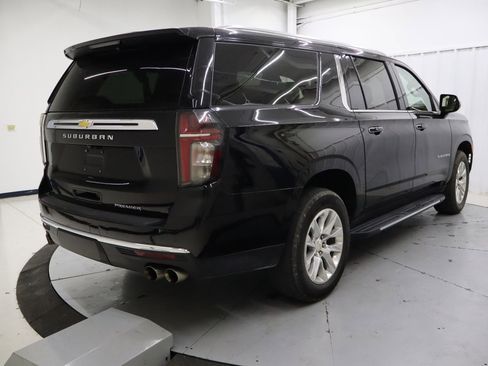 Used 2024 Chevrolet Suburban Premier image 2