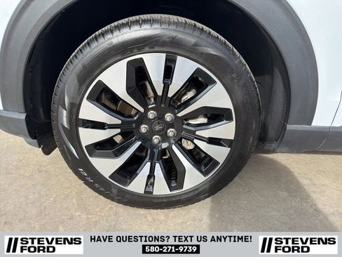 Used 2025 Ford Explorer Platinum w/ LUX Leather Package AWD/4WD image 12