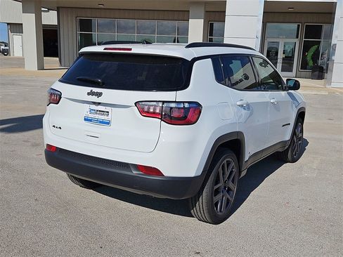 New 2026 Jeep Compass Latitude image 6