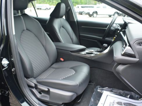 Used 2023 Toyota Camry SE FWD image 18