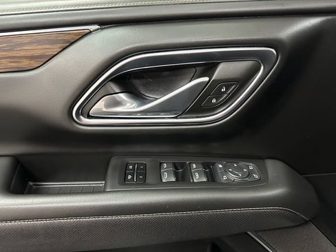 Used 2023 Chevrolet Tahoe Premier AWD/4WD image 17
