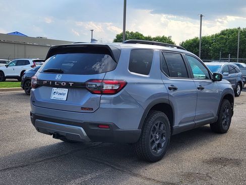 Used 2026 Honda Pilot TrailSport image 5