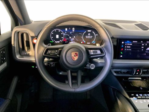 Certified 2026 Porsche Cayenne AWD/4WD image 15