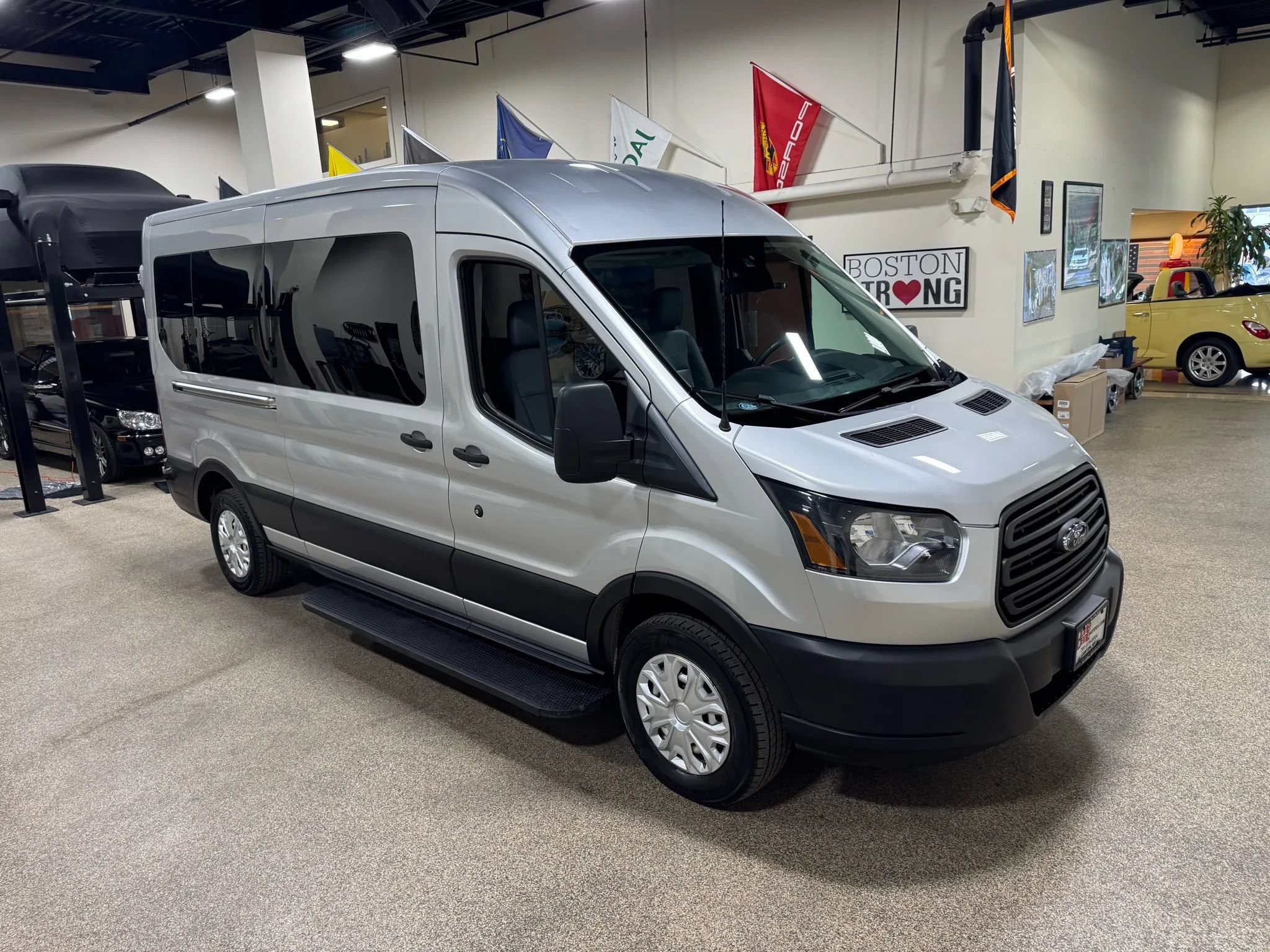 Used 2019 Ford Transit 250 148 Medium Roof RWD image 12