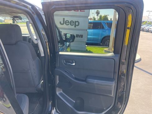 Used 2024 Nissan Frontier SV w/ SV Convenience Package RWD image 44