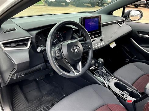 Used 2024 Toyota Corolla SE w/ SE Premium Package image 18
