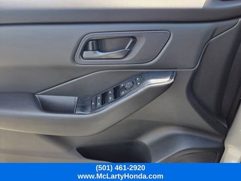 Used 2024 Nissan Rogue S FWD image 26