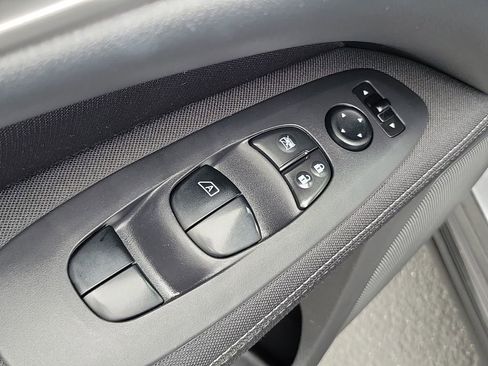 Used 2017 Nissan Pathfinder S FWD image 21