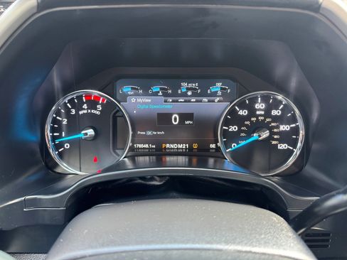 Used 2018 Ford F350 Lariat w/ Camper Package AWD/4WD image 24
