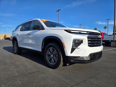 Used 2025 Chevrolet Traverse LT