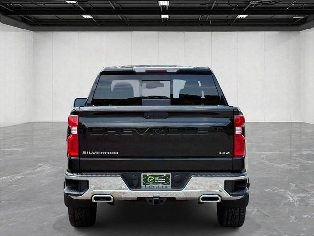 Used 2019 Chevrolet Silverado 1500 LTZ w/ LTZ Premium Package AWD/4WD image 4