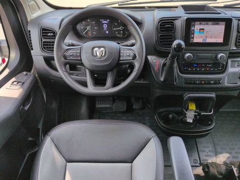 Used 2025 RAM ProMaster 2500 w/ Convenience Group FWD image 14