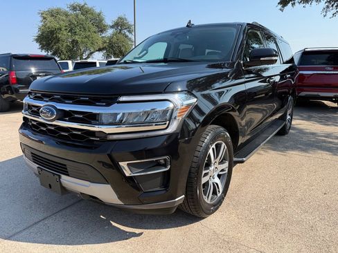 Used 2023 Ford Expedition Max Limited AWD/4WD image 3