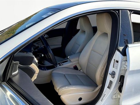 Used 2019 Mercedes-Benz CLA 250 4MATIC w/ Premium Package image 22