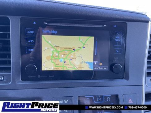 Used 2017 Toyota Sienna XLE image 14