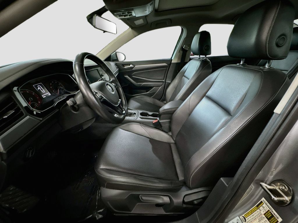 Used 2019 Volkswagen Jetta SE w/ Cold Weather Package FWD image 24