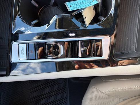 Used 2025 Volkswagen Atlas SEL image 20