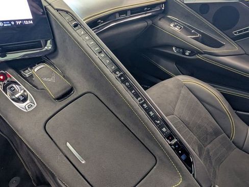 Used 2023 Chevrolet Corvette Stingray Premium Conv w/ Z51 Performance Package image 24