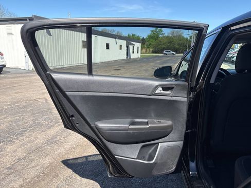 Used 2018 Kia Sportage LX AWD/4WD image 22