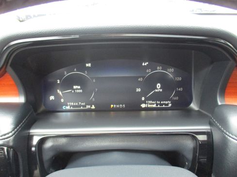 Used 2022 Lincoln Nautilus Reserve w/ Luxury Package image 18