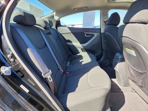 Used 2015 Hyundai Elantra SE w/ Option Group 03 FWD image 13