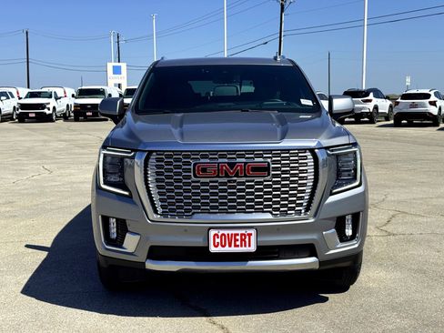 Used 2024 GMC Yukon Denali AWD/4WD image 3