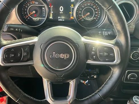 Used 2021 Jeep Gladiator Overland w/ Uconnect 4C Nav & Sound Group AWD/4WD image 7