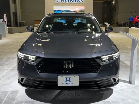 Used 2024 Honda Accord Touring image 12