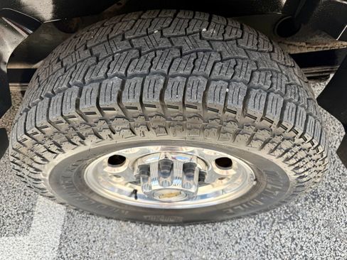 Used 2004 Chevrolet Avalanche 2500 w/ Preferred Equipment Group AWD/4WD image 10