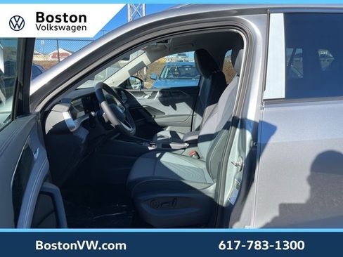 New 2026 Volkswagen Tiguan SE image 8