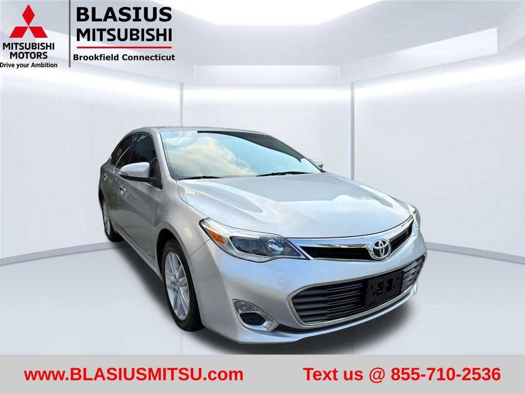 Used 2013 Toyota Avalon XLE FWD image 5