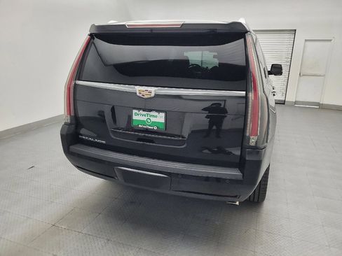 Used 2018 Cadillac Escalade Premium Luxury AWD/4WD image 7