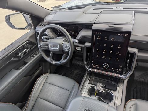 Used 2025 GMC Yukon AT4 w/ AT4 Premium Package image 30