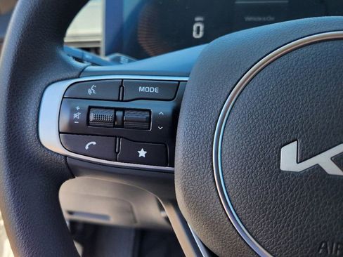 New 2025 Kia K5 LXS image 17