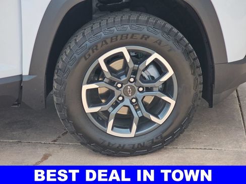 New 2026 Chevrolet Equinox ACTIV w/ Convenience Package III AWD/4WD image 40